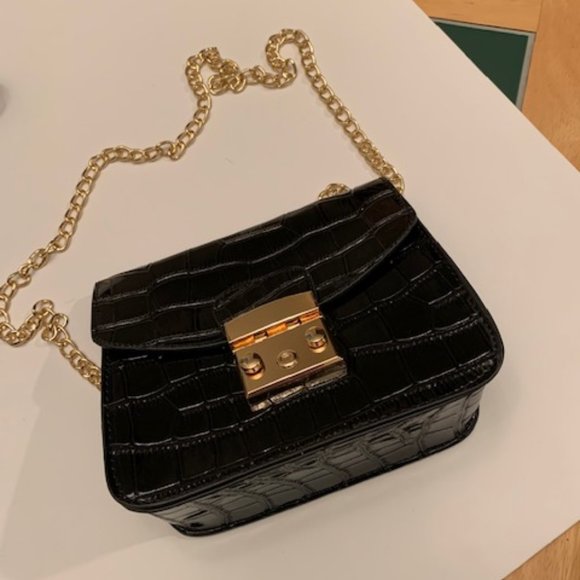 H&M Bags Black Pouch And Clutch Bags New Poshmark